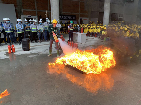 Nguy cơ cháy nổ từ hệ thống sạc cho xe đạp điện, xe máy điện
