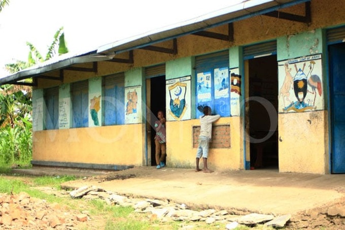 Ngôi trường ở Uganda có 5 học sinh và 12 giáo viên