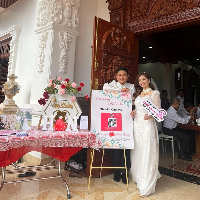Mời khách cưới, cô dâu Bắc Ninh tạo mã QR, in sẵn tài khoản nhận tiền mừng