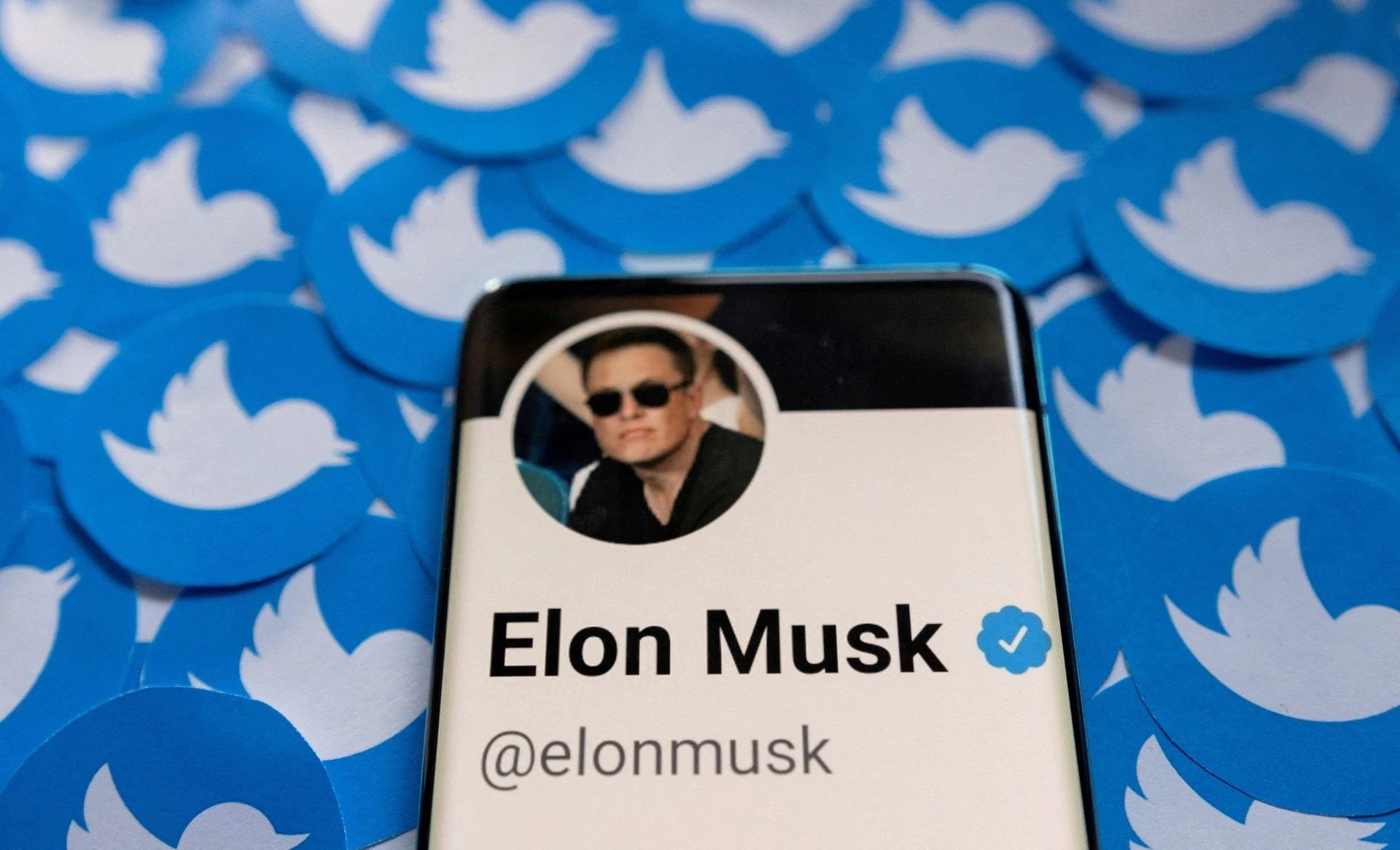 Elon Musk hứa trừng phạt nhân viên Twitter tiết lộ chuyện nội bộ