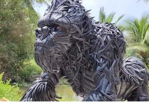 8X miền Tây làm mô hình King Kong từ lốp xe, nhiều người trầm trồ